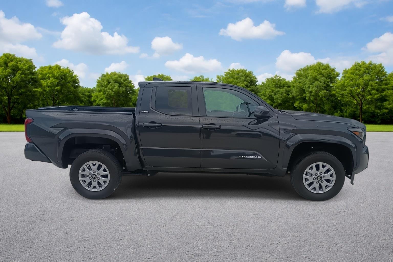 2024 Toyota Tacoma SR5 - Photo 8