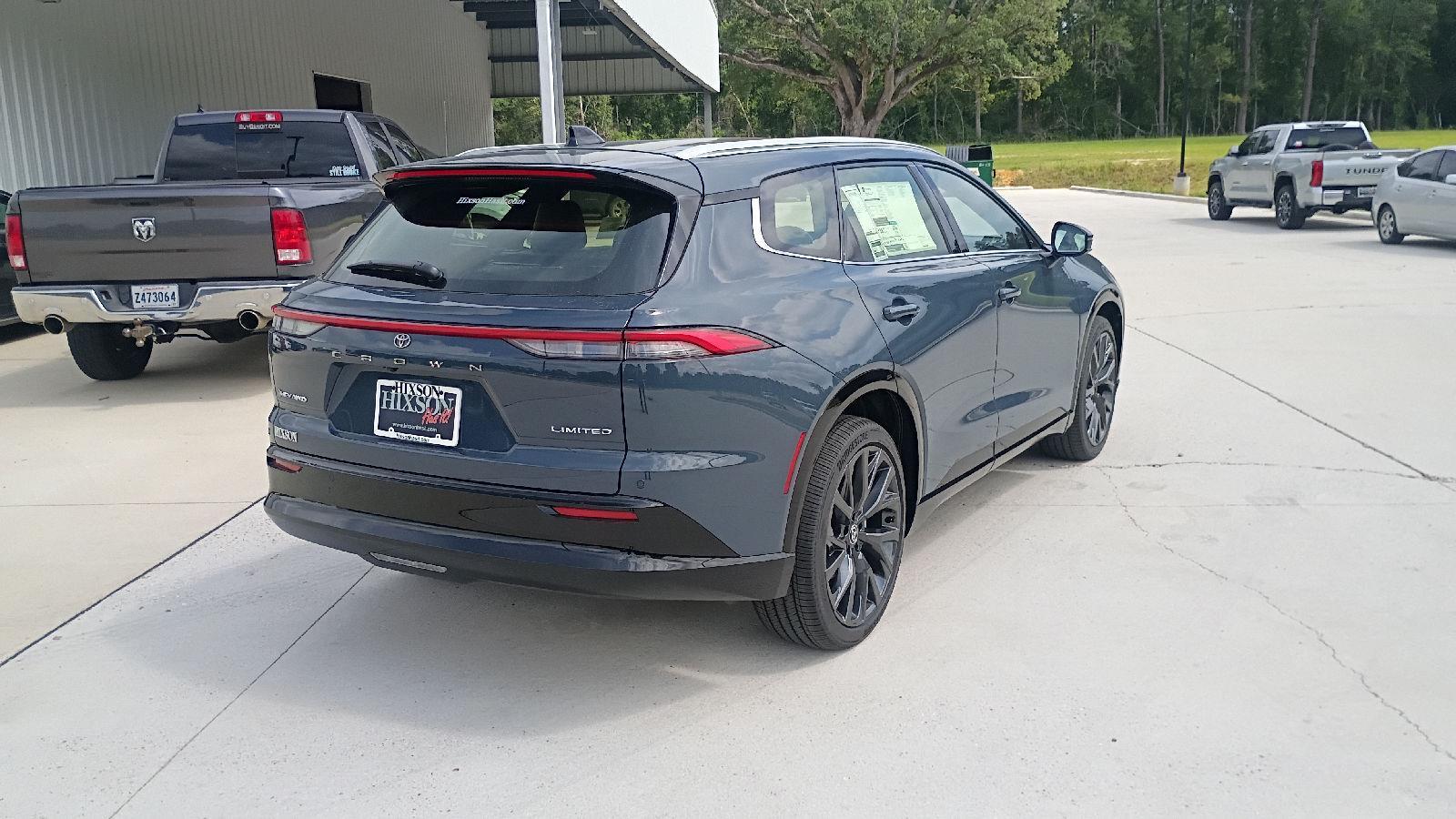 View vehicle photo 7