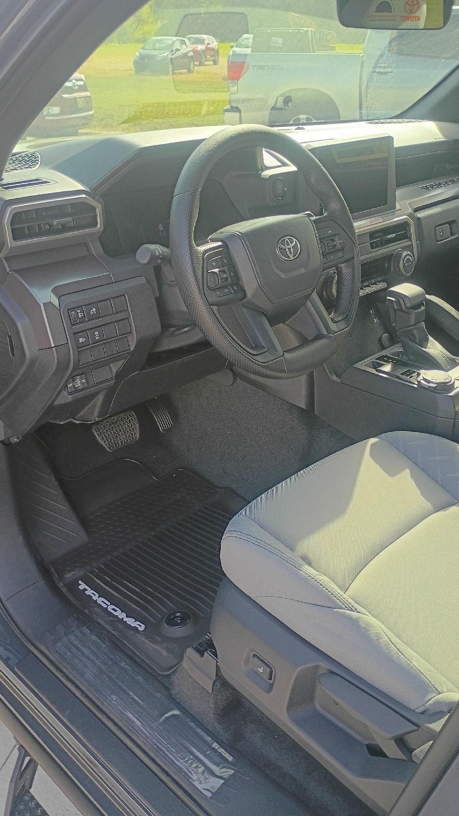 2026 Toyota Tacoma SR5 - Photo 11