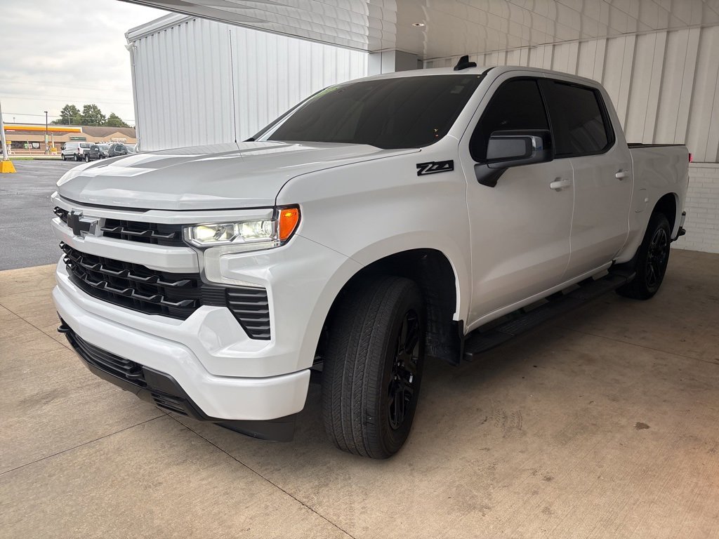 2024 Chevrolet Silverado 1500 RST photo 3
