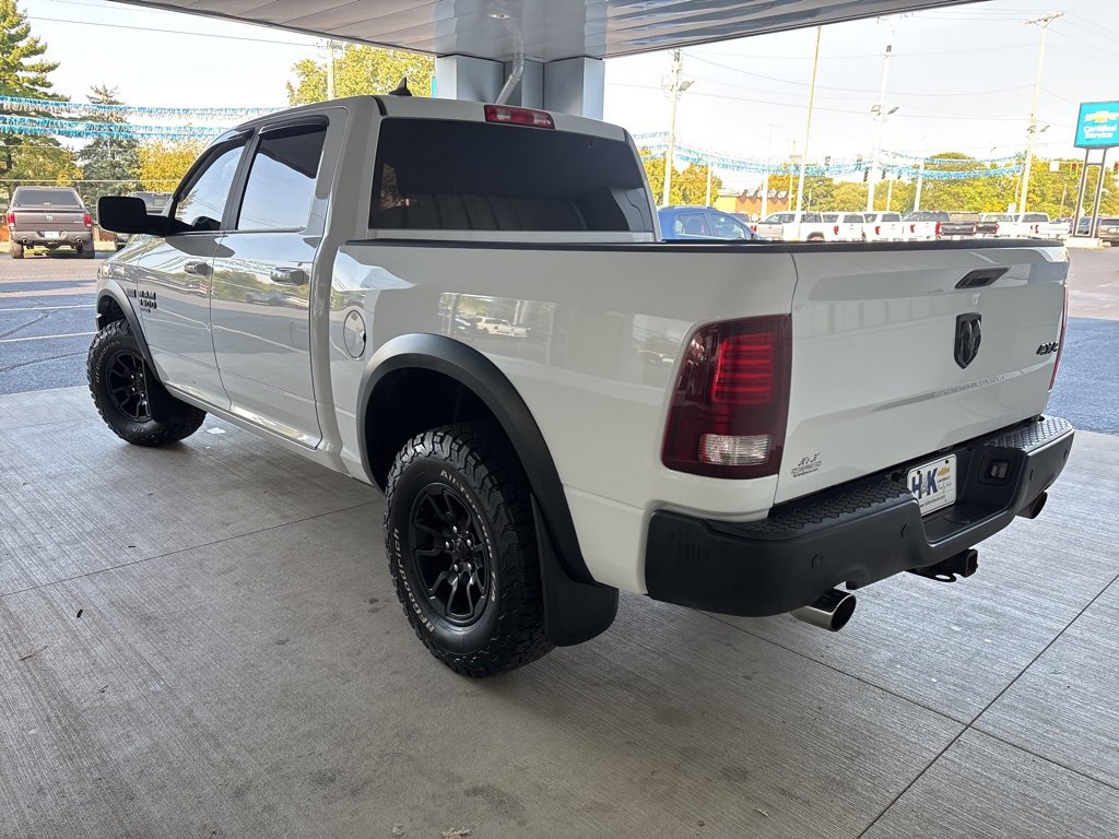 2021 Ram 1500 Classic SLT photo 4