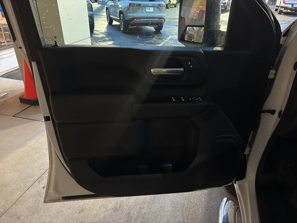 2024 Chevrolet Silverado 3500HD Work Truck photo 3