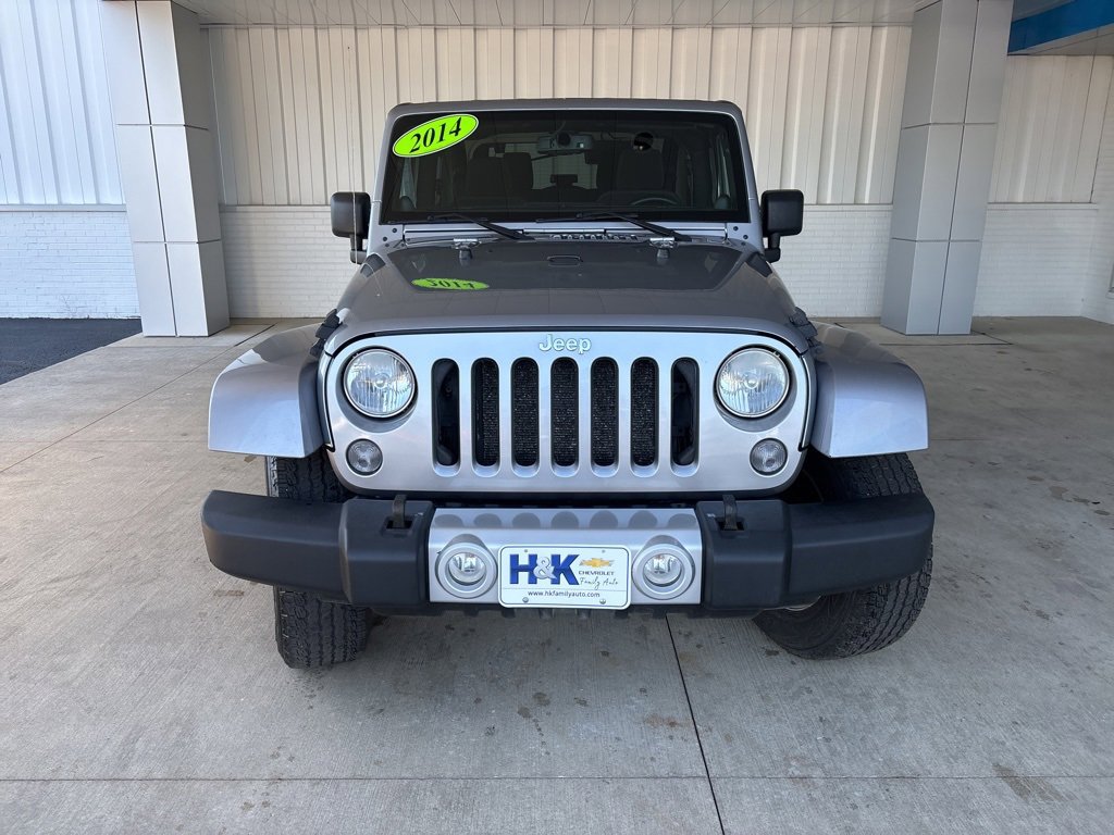 2014 Jeep Wrangler Sahara photo 2