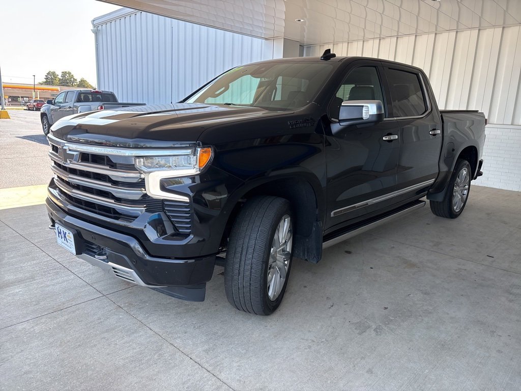 2022 Chevrolet Silverado 1500 High Country photo 3