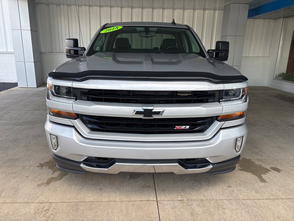 2018 Chevrolet Silverado 1500 LT photo 2