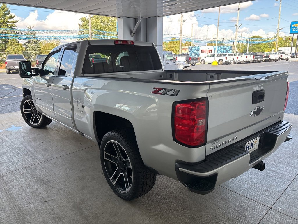 2018 Chevrolet Silverado 1500 LT photo 4