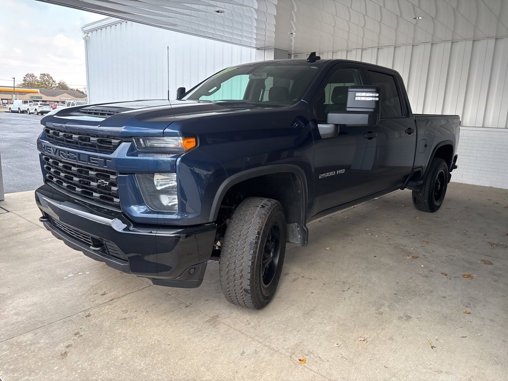2020 Chevrolet Silverado 2500HD Custom photo 3