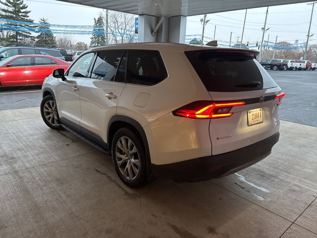 2025 Toyota Highlander Hybrid photo 4