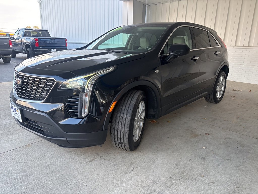 2022 Cadillac XT4 Luxury photo 3