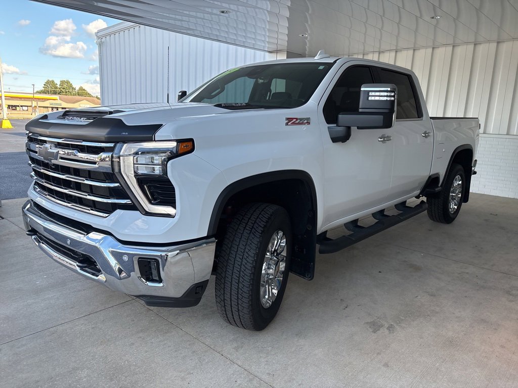 2024 Chevrolet Silverado 2500HD LTZ photo 3