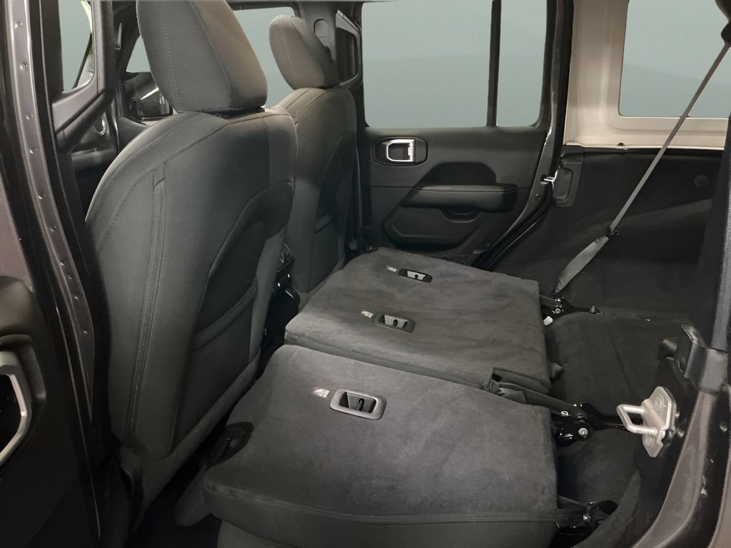 2021 Jeep Wrangler Unlimited Sahara - Photo 20