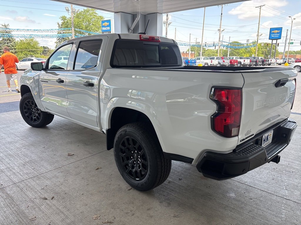 2025 Chevrolet Colorado LT photo 4