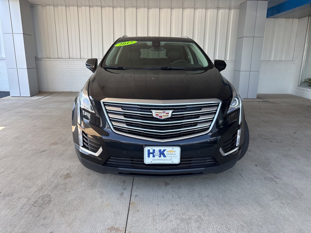 2017 Cadillac XT5 Luxury photo 2