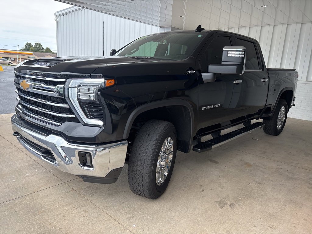 2024 Chevrolet Silverado 2500HD LTZ photo 3