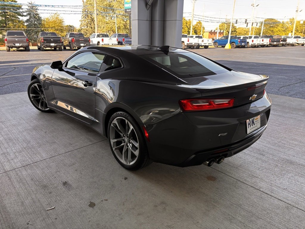 2017 Chevrolet Camaro 2LT photo 4