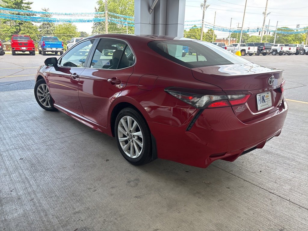 2023 Toyota Camry SE photo 4