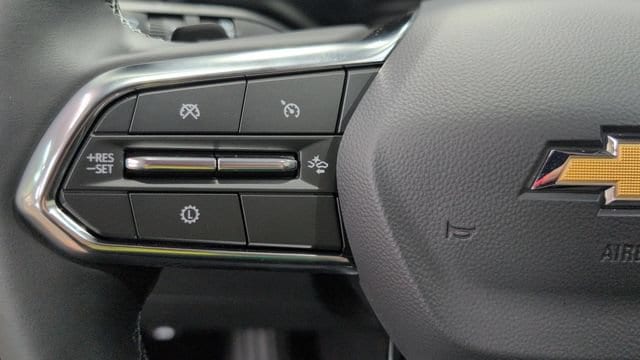 2027 Chevrolet Equinox LT - Photo 10