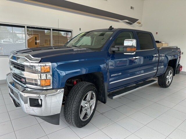 2016 Chevrolet Silverado 2500HD LTZ photo 3