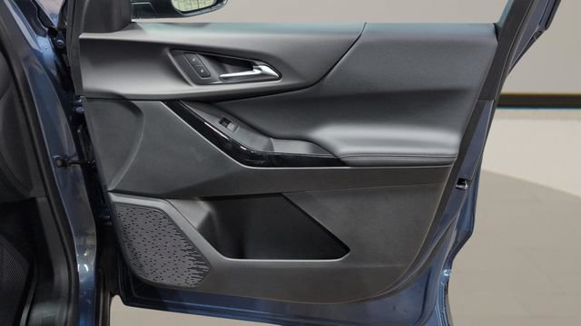 2027 Chevrolet Equinox LT - Photo 22