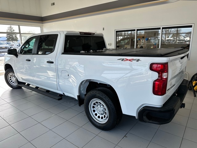 2023 Chevrolet Silverado 1500 photo 3