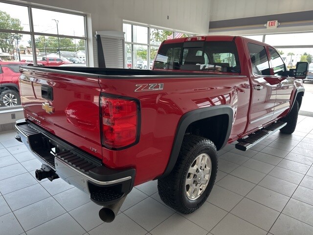 2015 Chevrolet Silverado 3500HD LTZ photo 4
