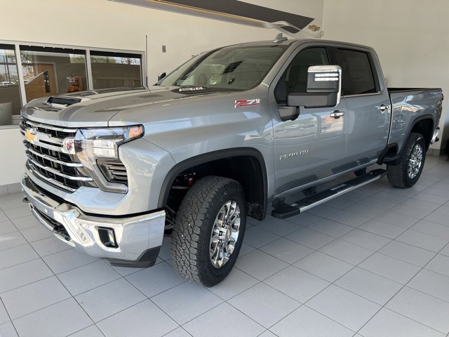 2026 Chevrolet Silverado 2500HD LTZ photo 3