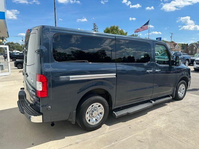 2017 Nissan NV3500 photo 4