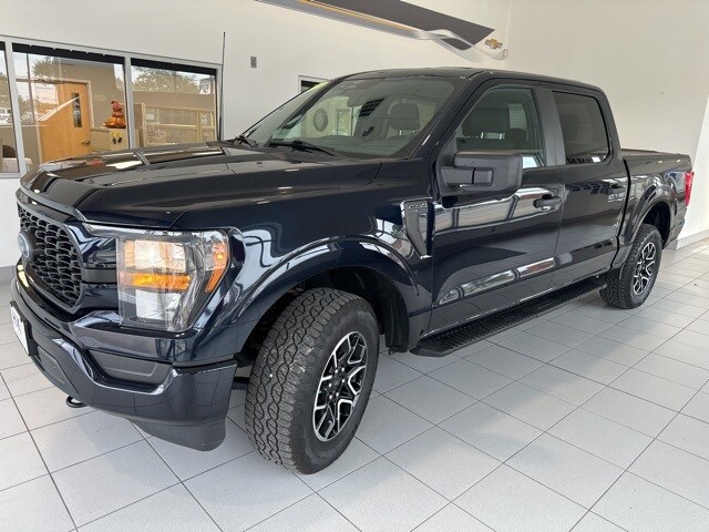 2023 Ford F-150 XL photo 3