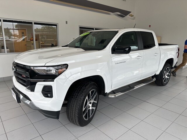 2023 Chevrolet Colorado Z71 photo 3