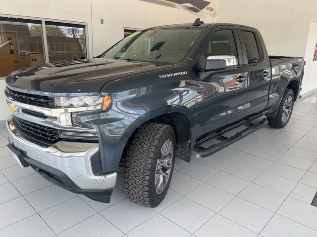 2019 Chevrolet Silverado 1500 LT photo 2