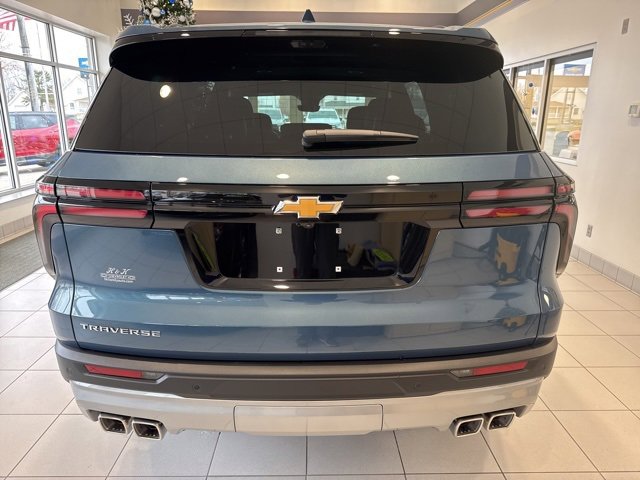 2026 Chevrolet Traverse photo 3