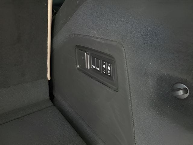 2021 Cadillac Escalade Sport - Photo 24