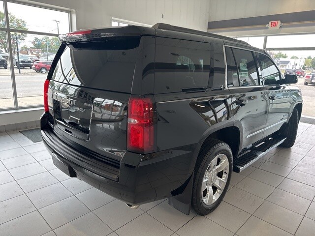 2017 Chevrolet Tahoe LT photo 4