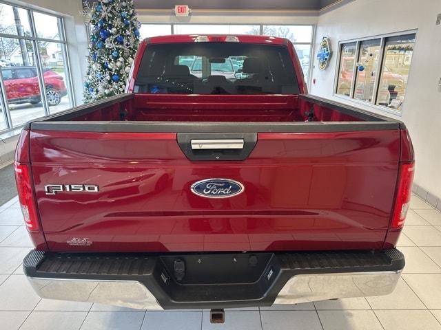 2015 Ford F-150 XLT photo 2