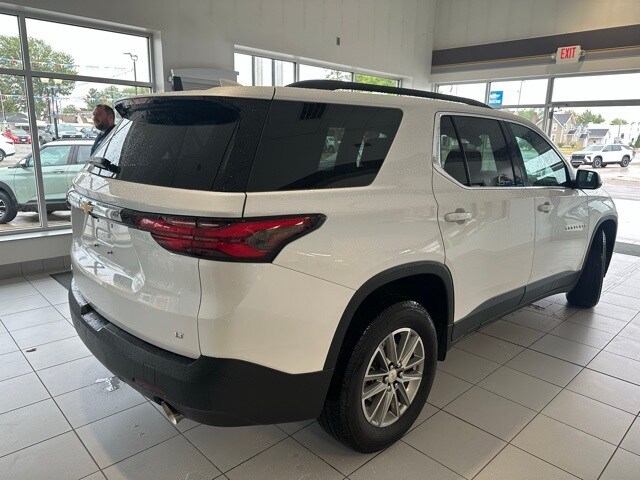 2023 Chevrolet Traverse photo 3