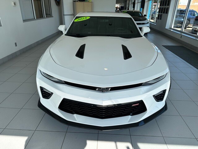 2018 Chevrolet Camaro SS photo 2