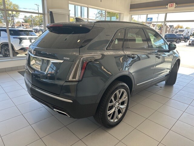 2021 Cadillac XT5 Sport photo 3