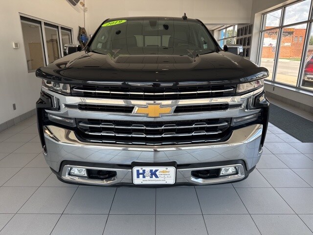 2019 Chevrolet Silverado 1500 LTZ photo 2