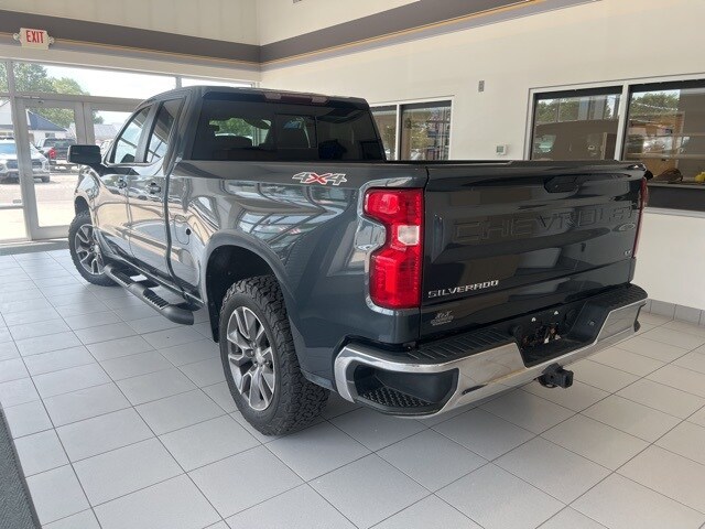 2019 Chevrolet Silverado 1500 LT photo 3