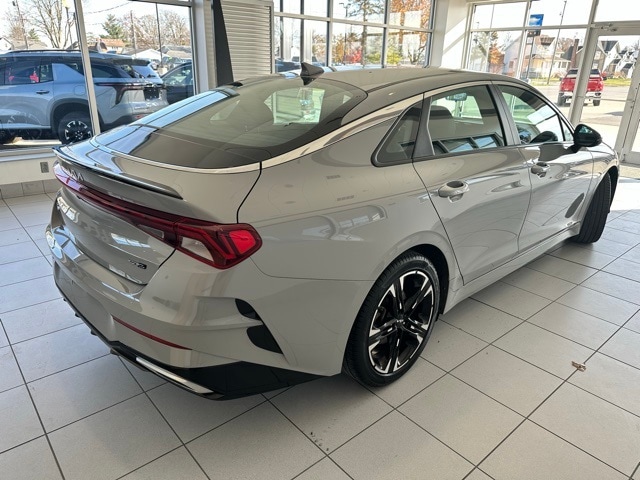 2022 Kia K5 GT-Line photo 4