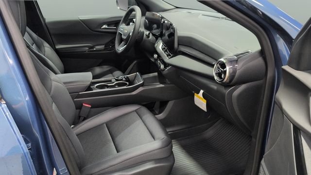 2027 Chevrolet Equinox LT - Photo 23