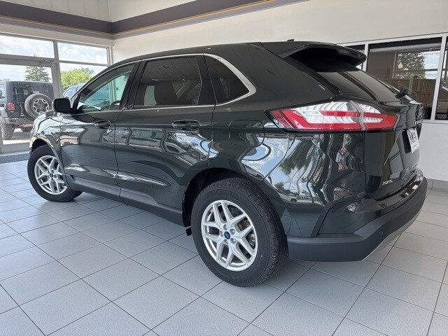 2022 Ford Edge Titanium photo 4