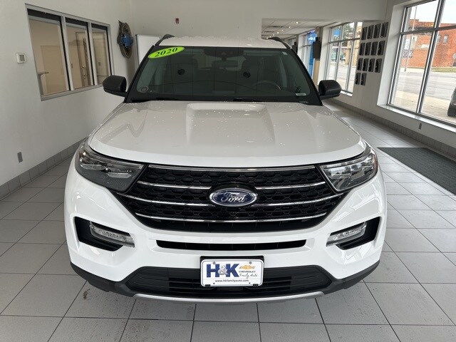 2020 Ford Explorer XLT photo 2