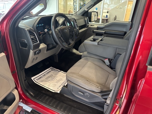 2015 Ford F-150 XLT photo 4