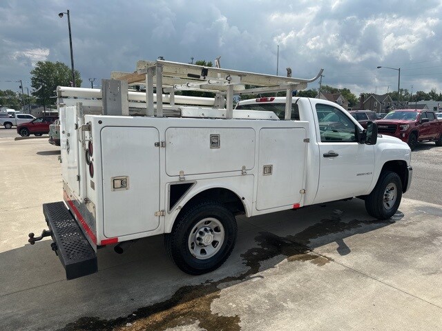 2007 Chevrolet Silverado 3500HD Work Truck photo 2