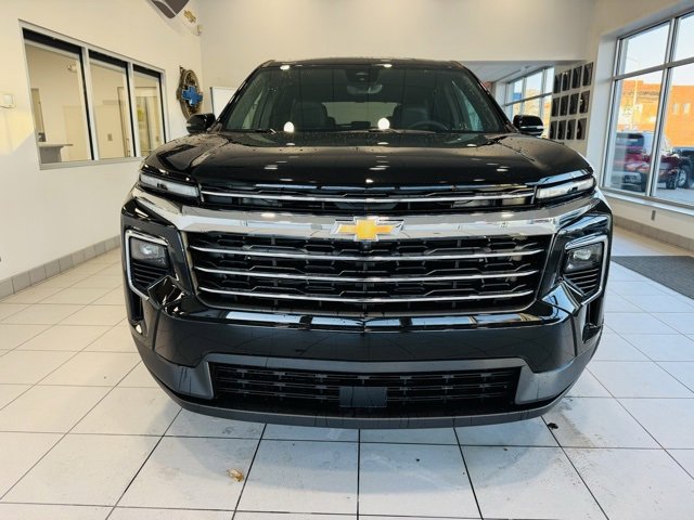 2026 Chevrolet Traverse photo 2