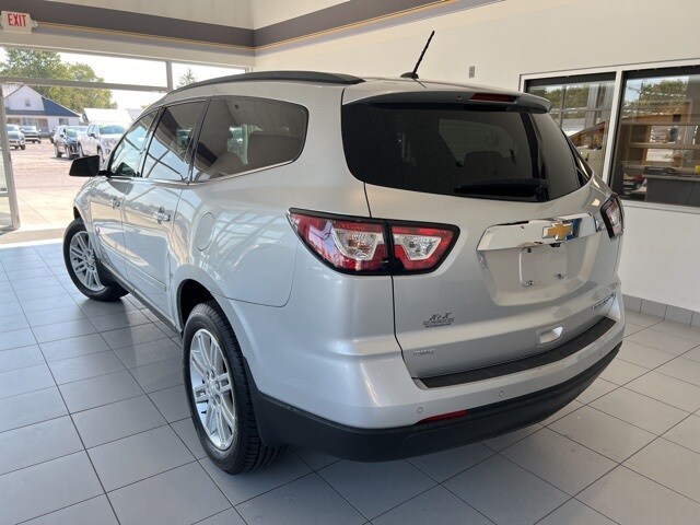 2015 Chevrolet Traverse 1LT photo 4