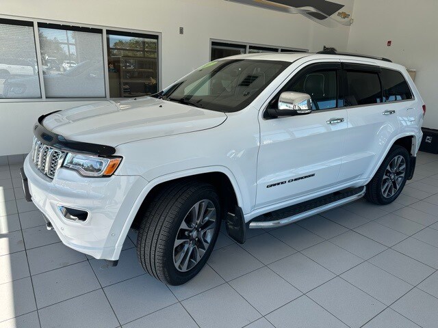 2017 Jeep Grand Cherokee Overland photo 2