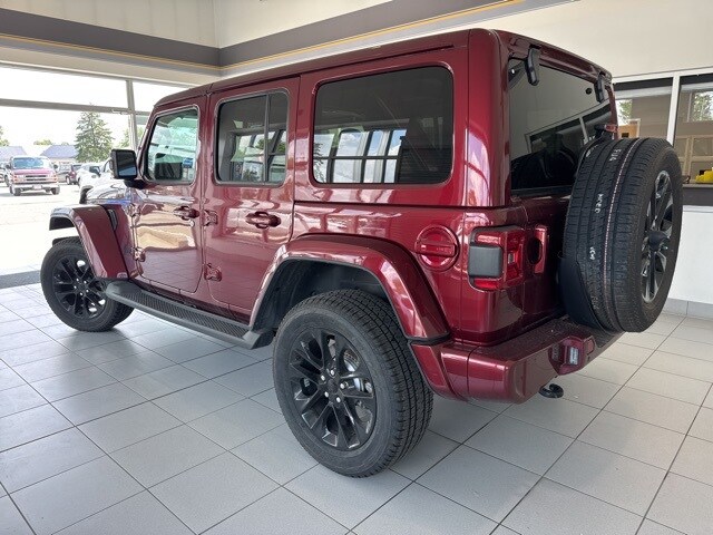 2021 Jeep Wrangler Unlimited Sahara photo 4