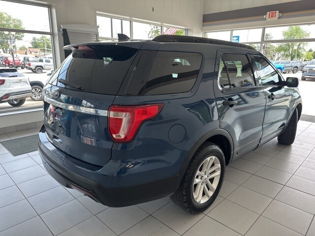 2016 Ford Explorer Base photo 4